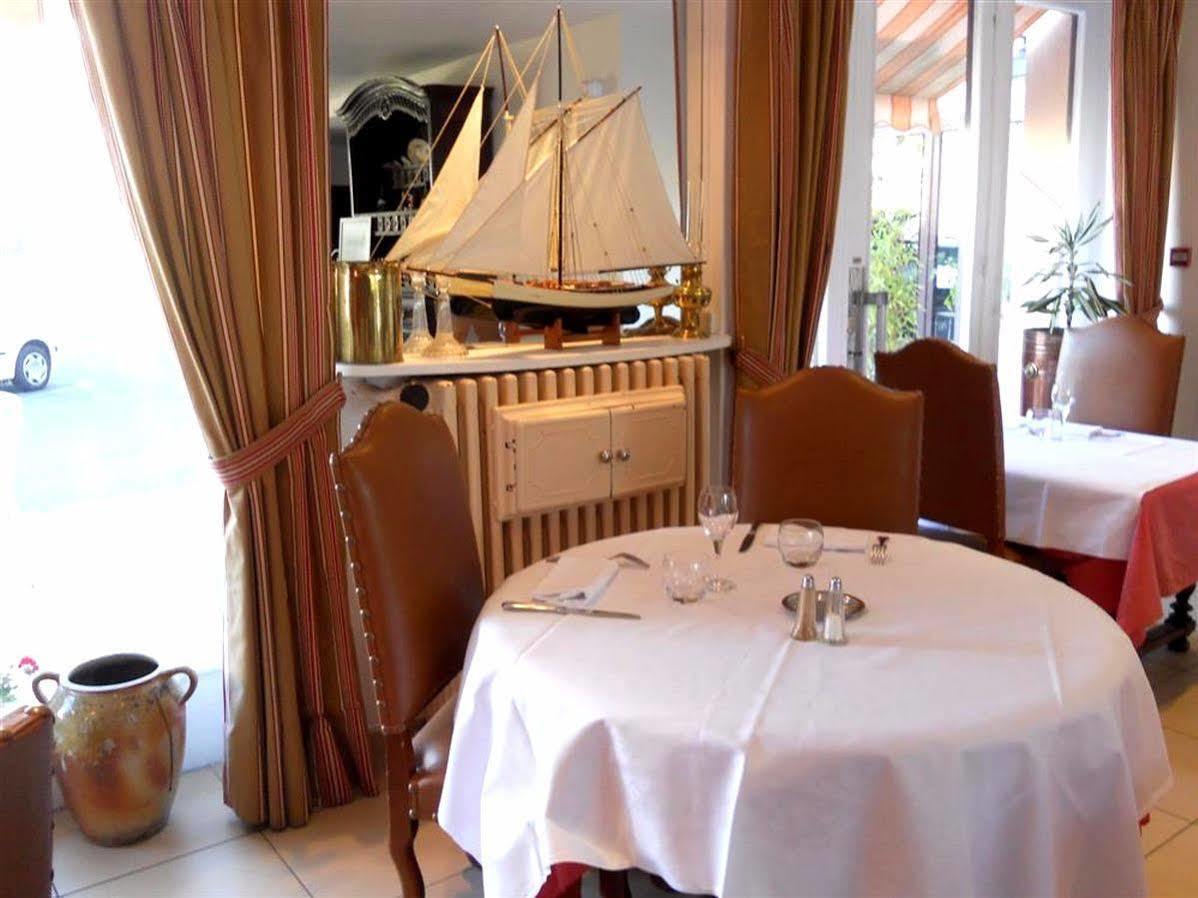 Hotel De Bretagne Dol Centre Ville - Hotel Et Restaurant Dol-de-Bretagne Exteriör bild