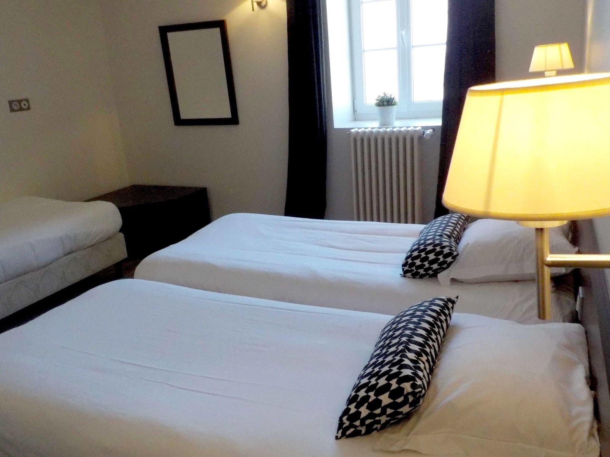 Hotel De Bretagne Dol Centre Ville - Hotel Et Restaurant Dol-de-Bretagne Exteriör bild