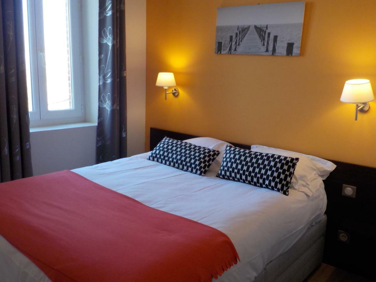 Hotel De Bretagne Dol Centre Ville - Hotel Et Restaurant Dol-de-Bretagne Exteriör bild